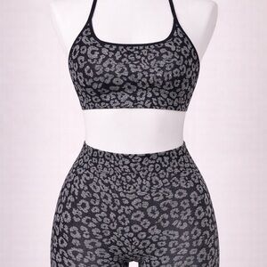 Seamless Leopard Print Sports Bra & High-Waist Leggings Set - Black/Silver